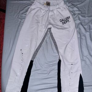 Gallery Dept. Men’s White & Black Joggers